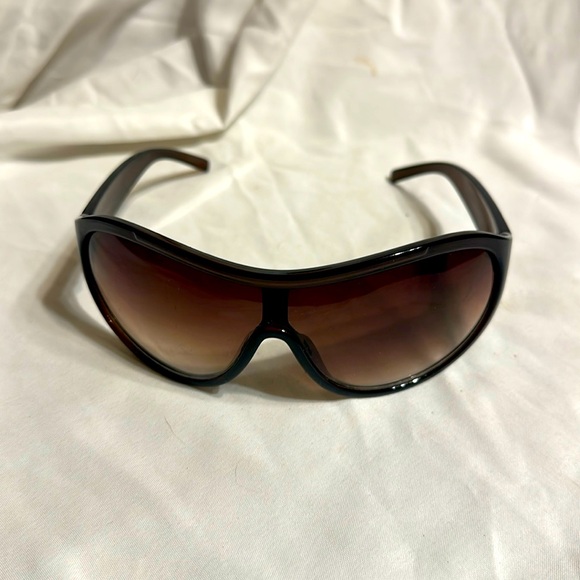 Kenneth Cole Round Sunglasses Brown - Picture 1 of 7